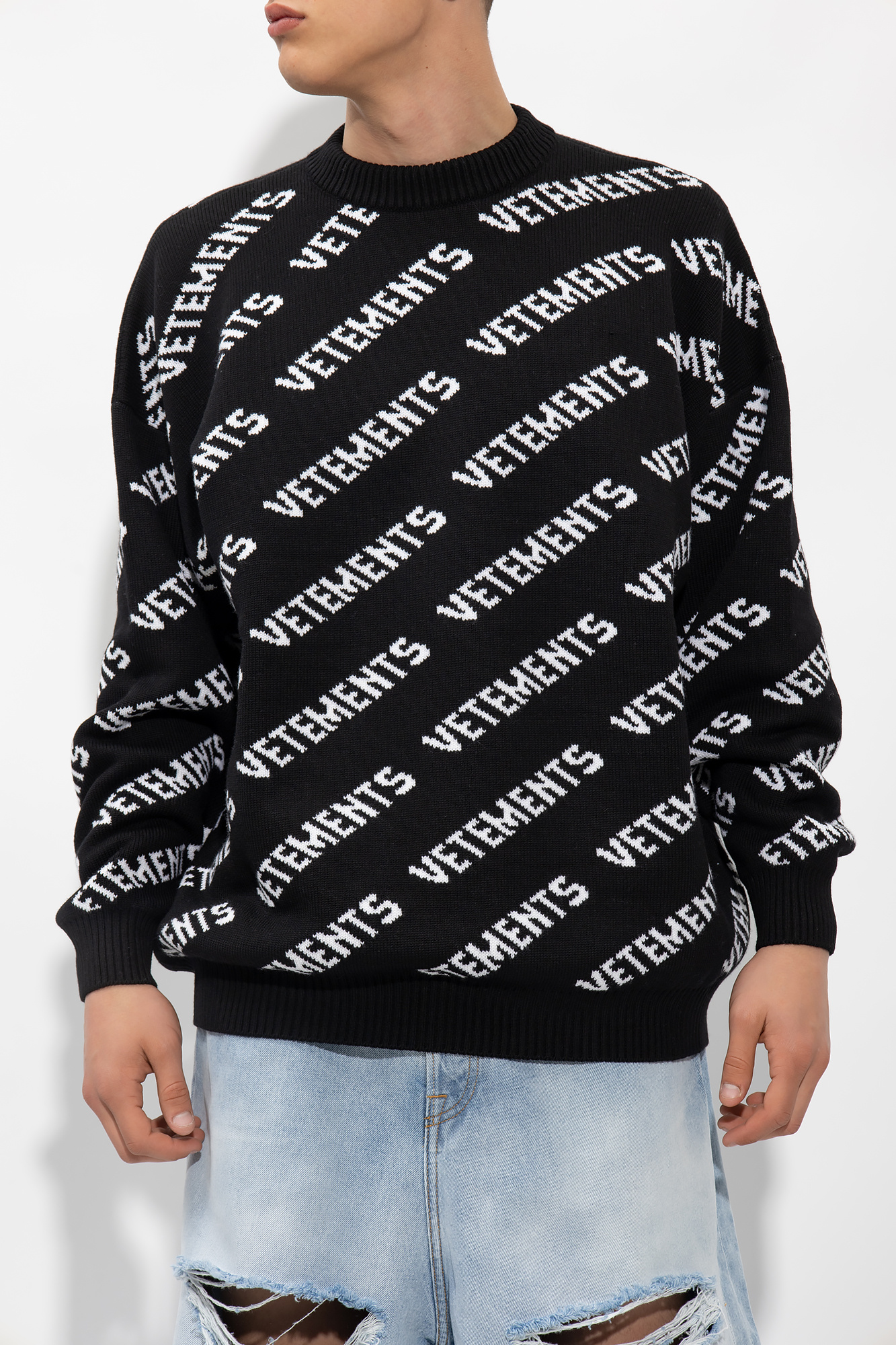 VETEMENTS Sweater with logo Men s Clothing Vitkac